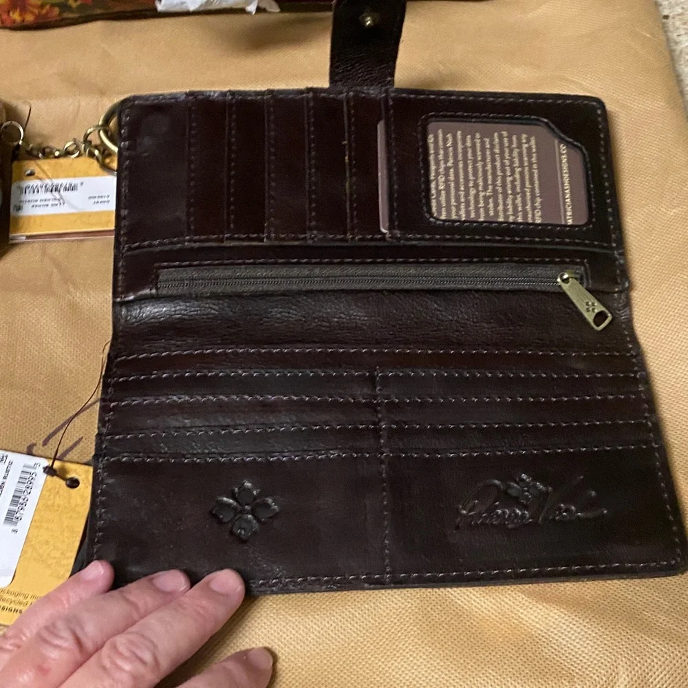 Patricia Nash Red Floral Shoulder Bag Set - Picture 12 of 13